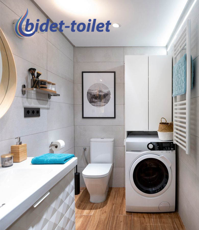 Sostituendo semplicemente il copriwater con la tavoletta bidet-toilet siamo riusciti a risparmiare lo spazio necessario per inserire la lavatrice mantenendo al tempo stesso un comodissimo bidet.